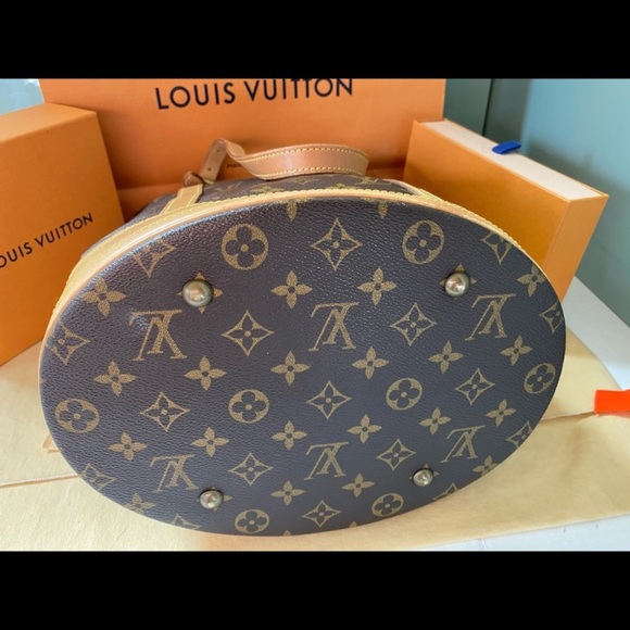 Authentic LOUIS VUITTON bucket bag - Picture 8 of 9